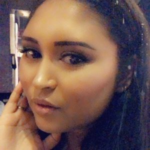 Meet your Posher, Angelique